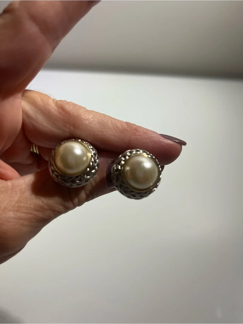 Elegant VTG Cream Pearl Button Clip Earrings with Silver-Tone Rope Setting